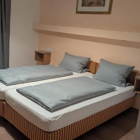 Zachskorn Ug Hotel